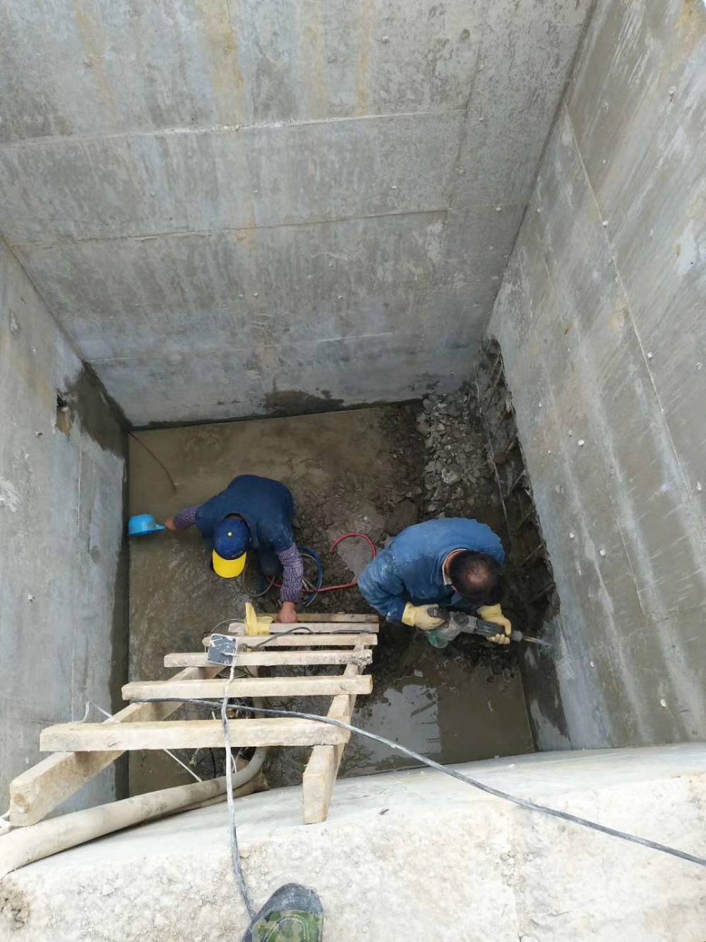 泰安新泰水池堵漏