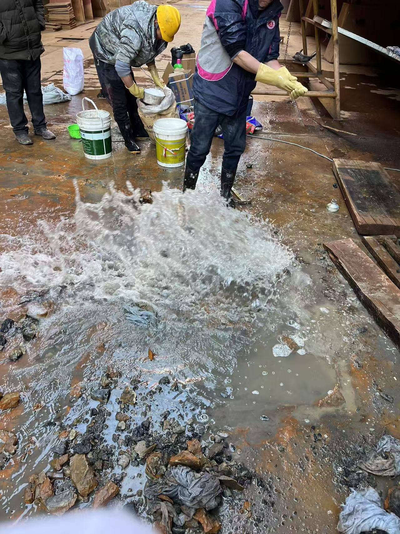 泰安新泰隧道堵漏